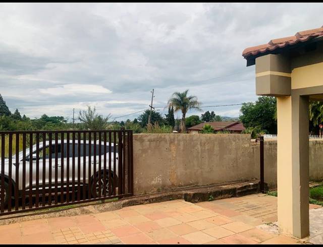 3 BEDROOM HOUSE FOR SALE IN HILLS VIEW